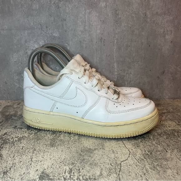Nike Air Force 1 Sneakers Womens sz 6 - white - Picture 1 of 6